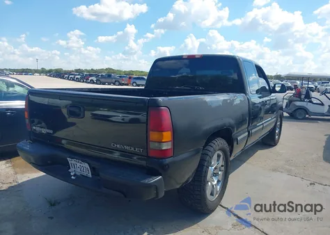 2000 Chevrolet Silverado 1500 Ls z USA, uszkodzony, nr VIN 2GCEC19T8Y1323678